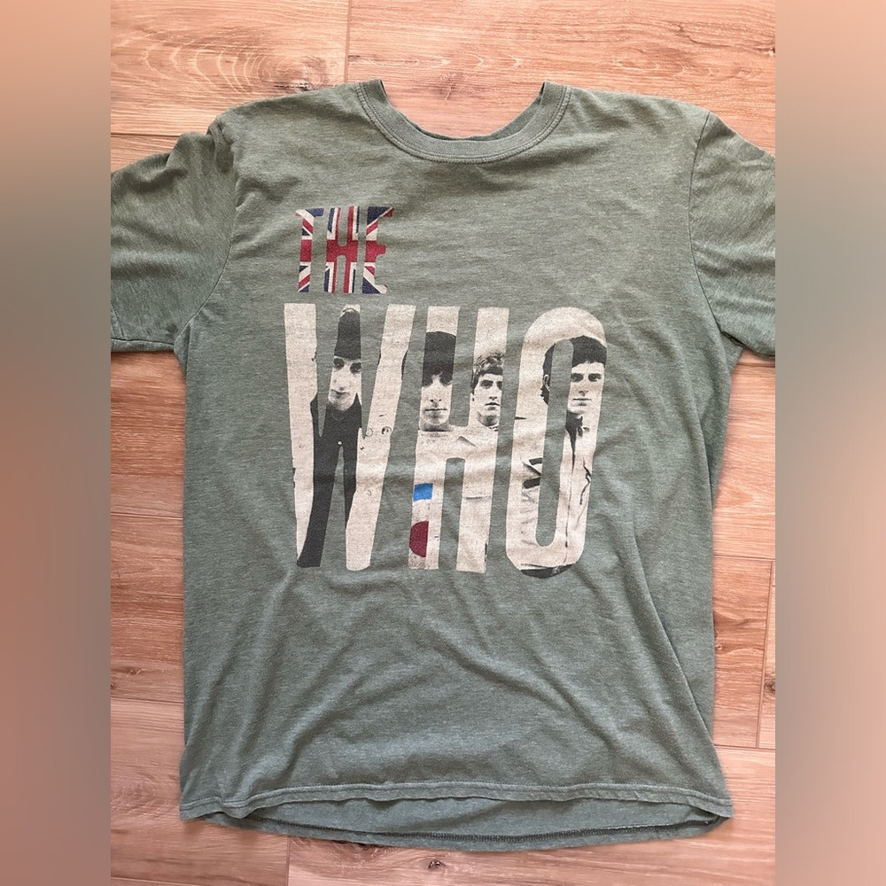 The WHO Band Tee L